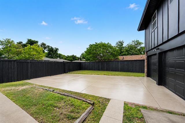 Building Photo - 2709 Oak Cir