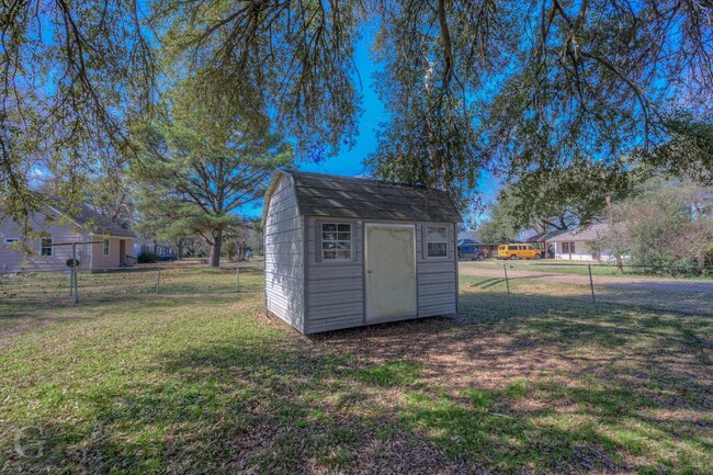 Building Photo - Bossier - 3 Bed 1 Bath - Housing Vouchers ...