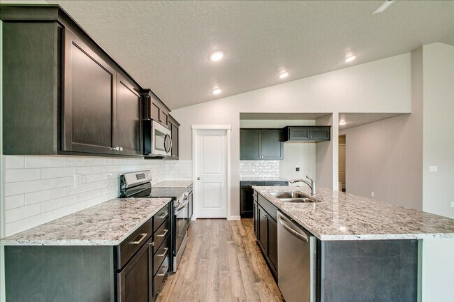 Building Photo - Adorable Nampa Home - Close Access To Ever...