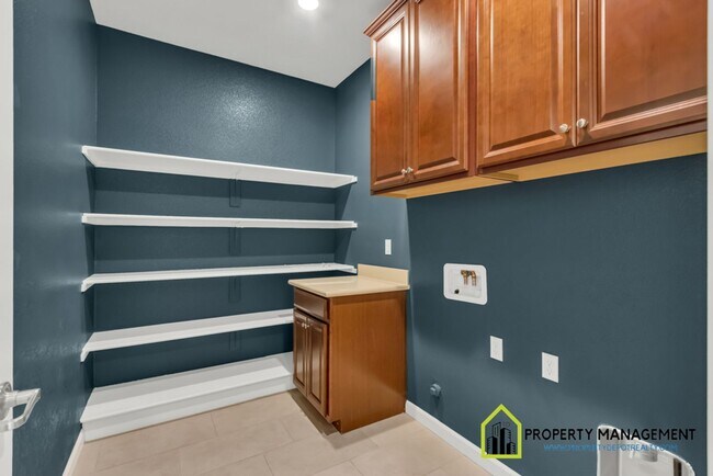 Building Photo - Vineyard Creek-Former Model Home