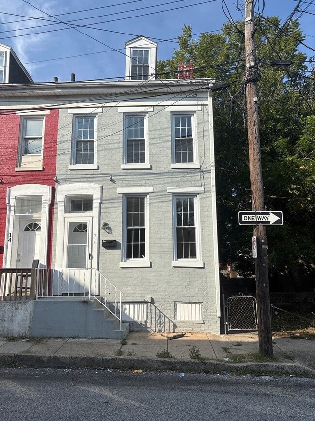 Primary Photo - 2-3 Bedroom 1 Bath House-York City SD