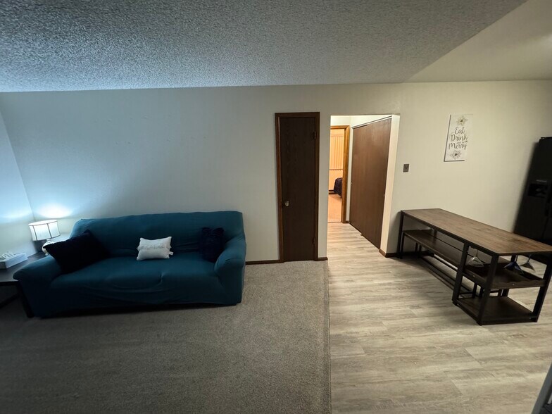 Building Photo - 1014 E 25th St