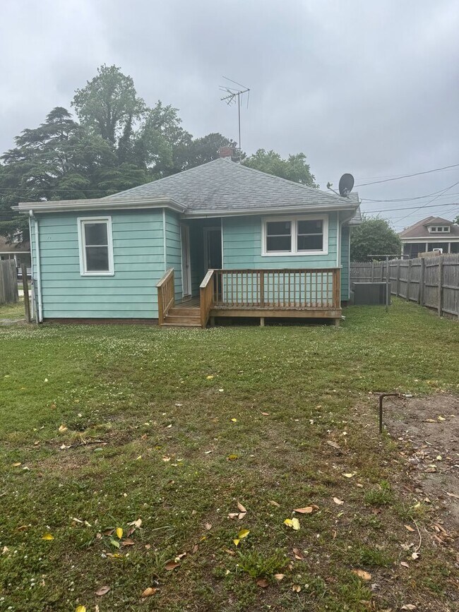 Building Photo - Remodeled 3 bedroom 1 bath home