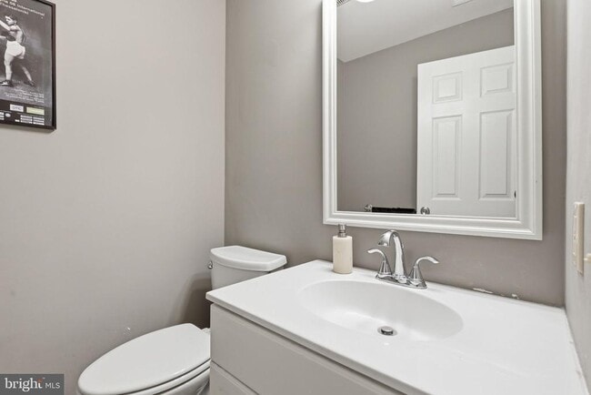 Building Photo - 20746 Shoreline Terrace