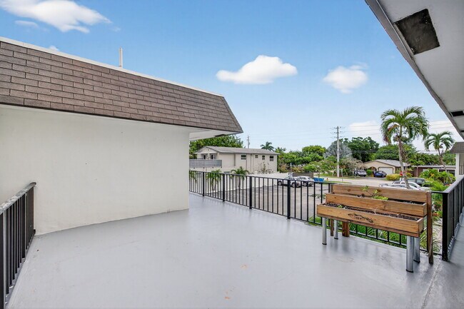 Building Photo - Wilton Manors