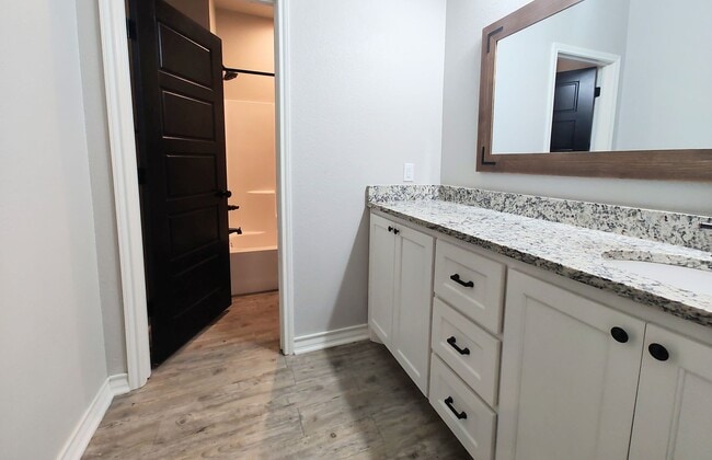 Building Photo - AUGUST PRE-LEASE! Modern 3-Bedroom Apartment with 2-Car Garage – Recently Constructed in Lubbock,...