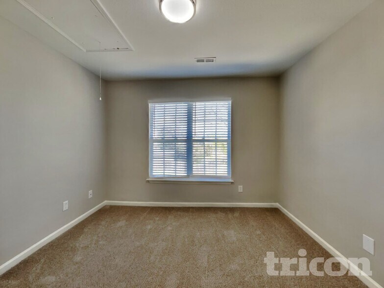 Building Photo - 986 Peachtree Meadows Cir