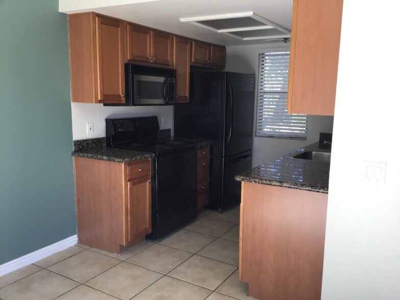 Building Photo - 43376 Cook St