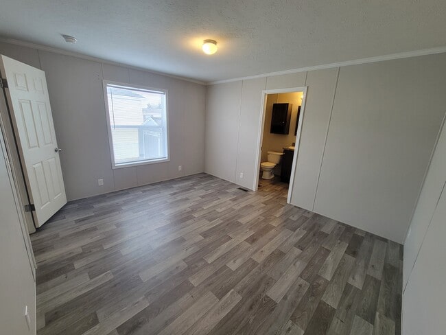 Building Photo - 15864 Marentette Dr