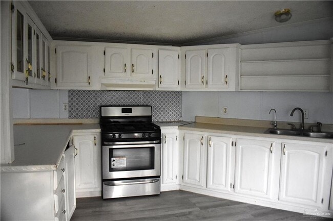 Building Photo - 9 Banyan Ave