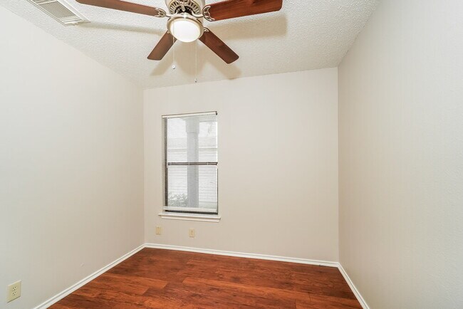 Building Photo - 6114 Candletree