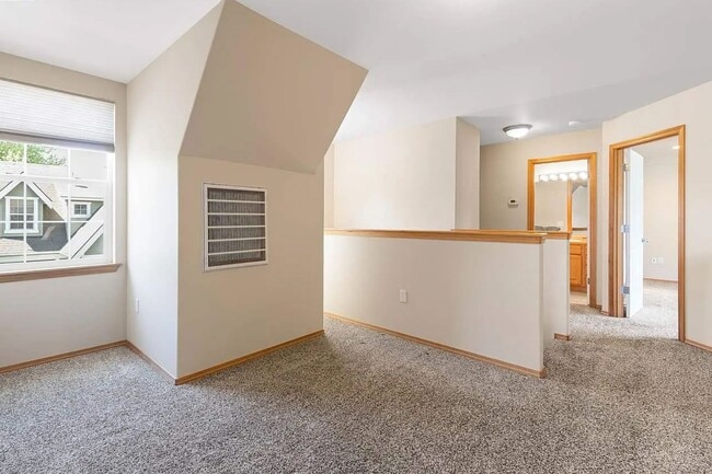 Building Photo - Craftsman Style Townhome in Private Neighb...