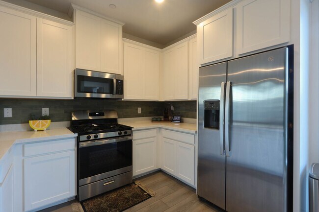 Building Photo - 294 Brg Cyn St