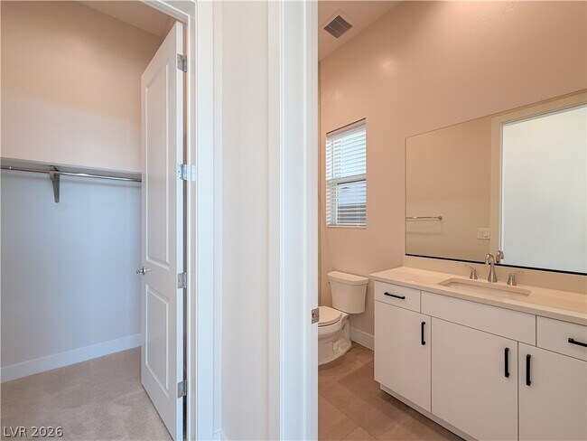 Building Photo - 10761 Canyon Bloom Dr