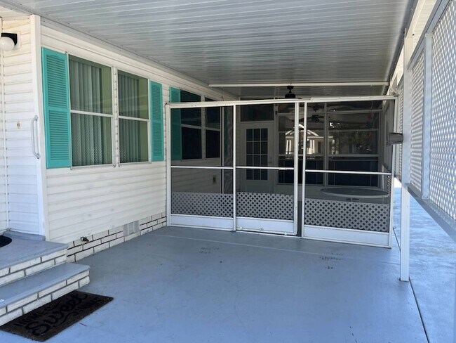 Building Photo - 5870 SW 59th St