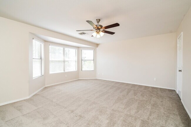 Building Photo - 11011 E Florian Ave