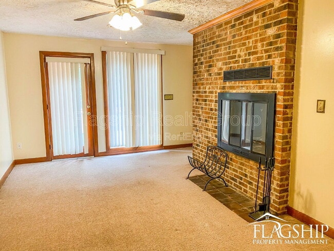 Building Photo - 1228 Forest Acres Dr