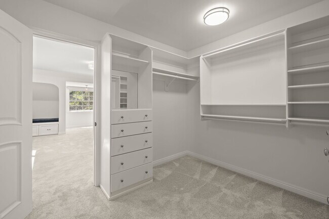 Building Photo - 15473 Lemay St