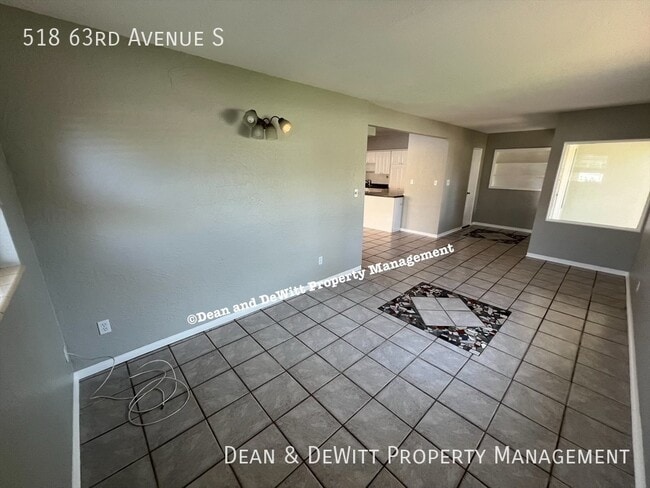 Building Photo - 518 63rd Ave S