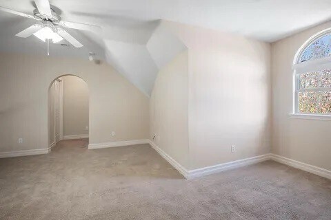 Building Photo - 1143 S Elmwood Ave