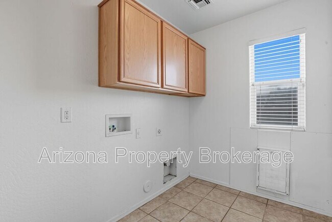 Building Photo - 17516 W Maui Ln