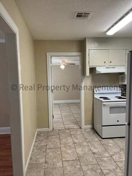 Building Photo - 1507 Brazil Ave
