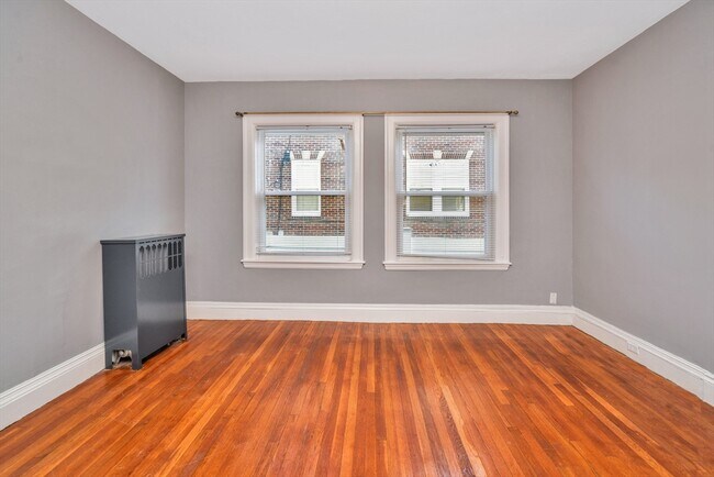 Building Photo - 146 Homestead St