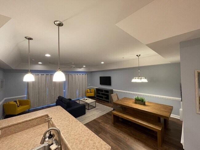 Building Photo - 908 Resort Cir