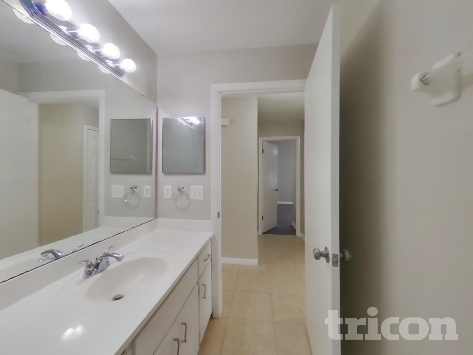 Building Photo - 4729 Suntree Blvd