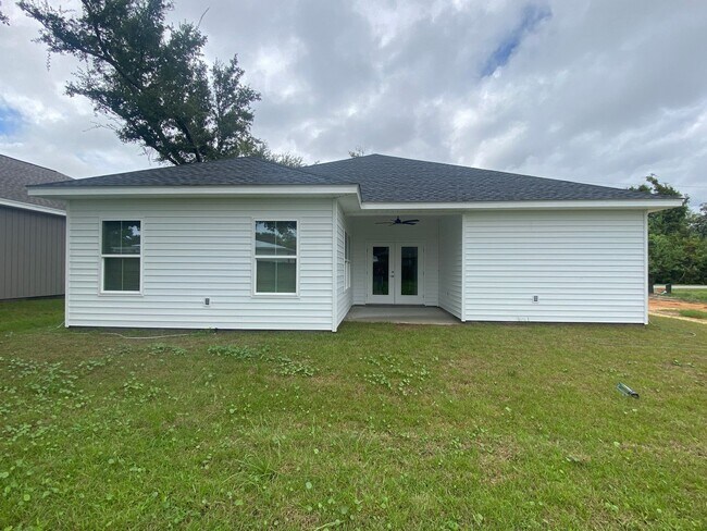 Building Photo - 2936 Hall Ave