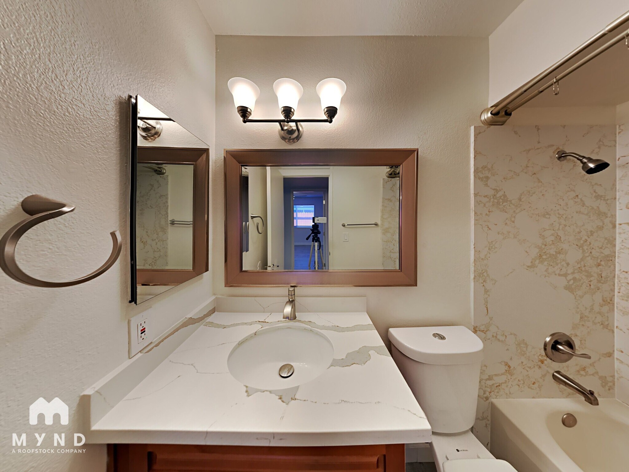 Building Photo - 7047 Greenback Ln