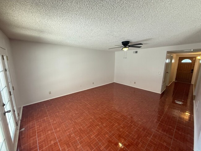 Building Photo - 4 -Bedroom Single-Story Home in Canyon Cou...