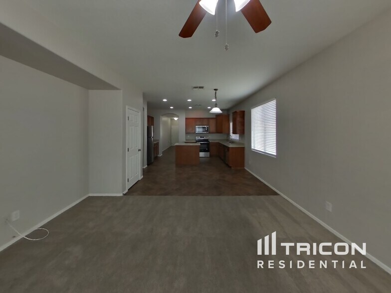 Building Photo - 8809 W Gardenia Ave