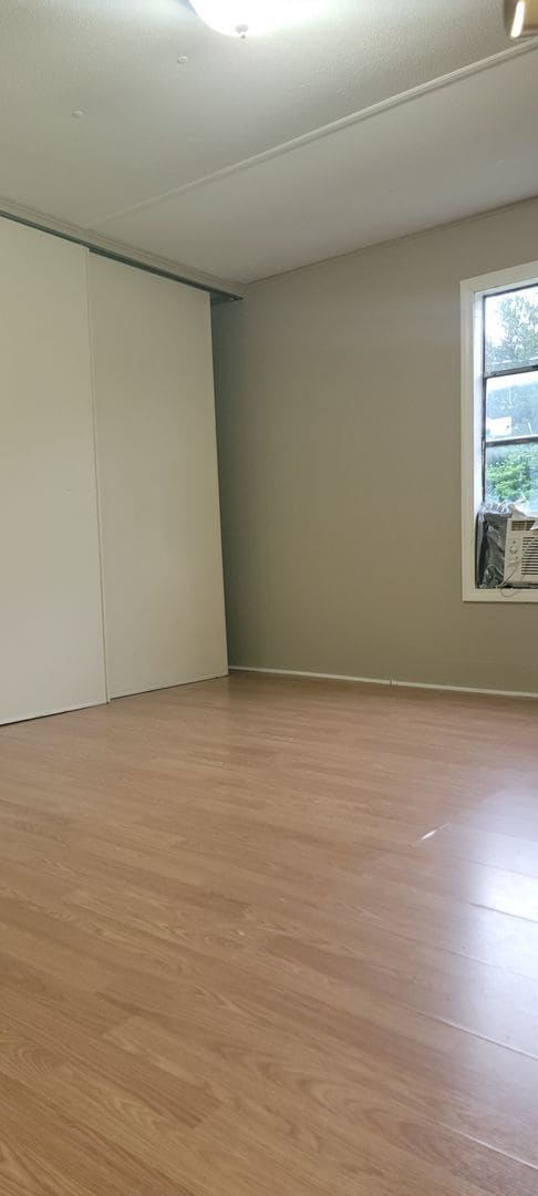 Building Photo - 2 Bedroom, 1 bath Mobile Home in Yorktowne...