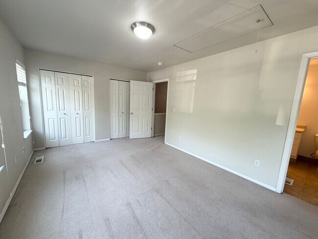 Building Photo - 6931 N Borthwick Ave