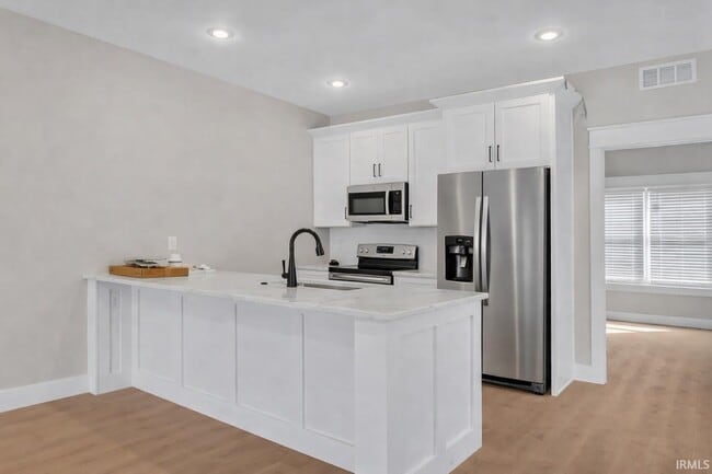 Building Photo - 717 S Henderson St