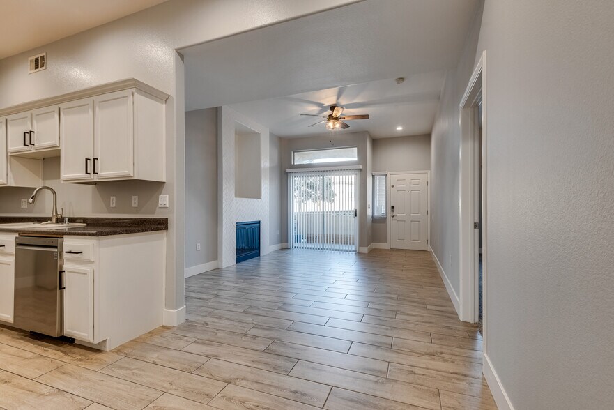 Building Photo - 3475 Cactus Shadow St