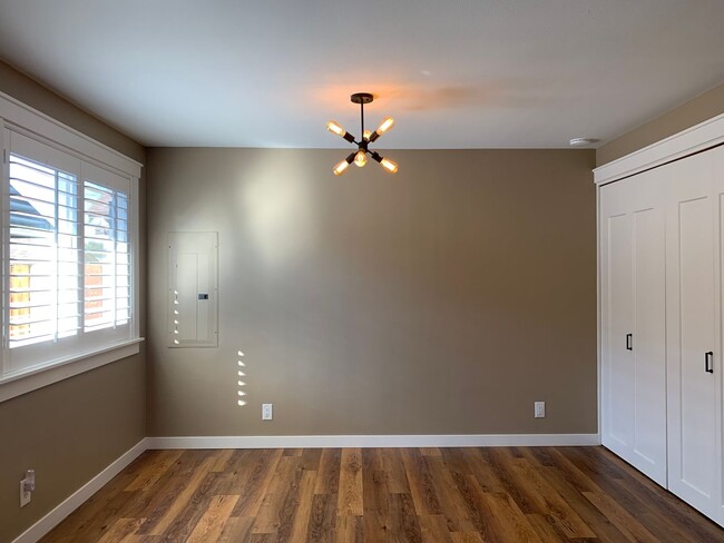 Building Photo - Gorgeously remodeled 2 bed 2.5 bath duplex...