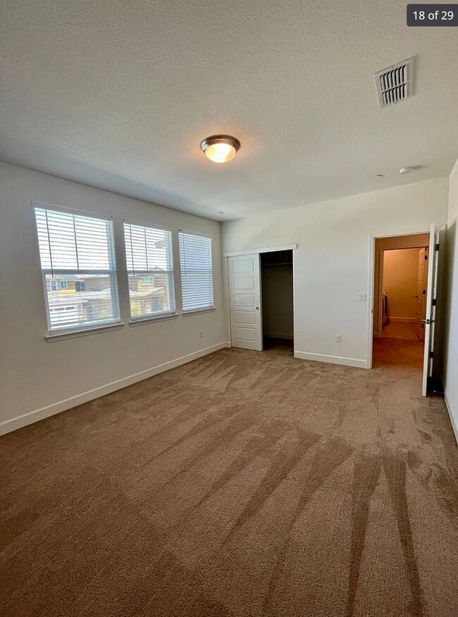 Building Photo - North Lake (Natomas) 4/3+ HUGE Bonus!  WATER VIEW!! - Please read entire ad for viewings!