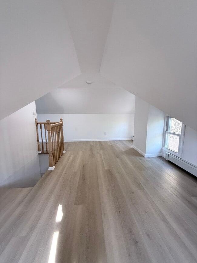 Building Photo - 1069 Mary St