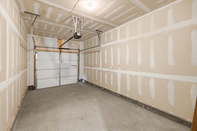 Building Photo - 500 Willow St