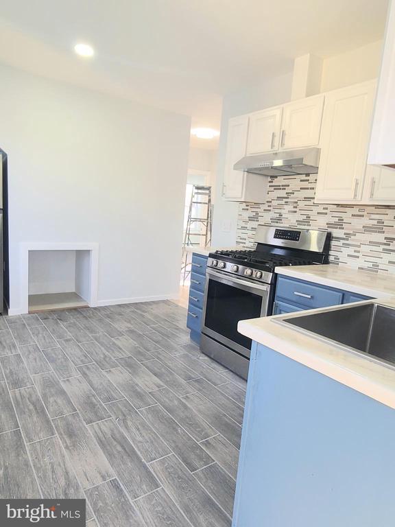 Building Photo - 73 Oak Ln