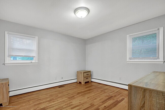 Building Photo - 200 Oakhurst Rd