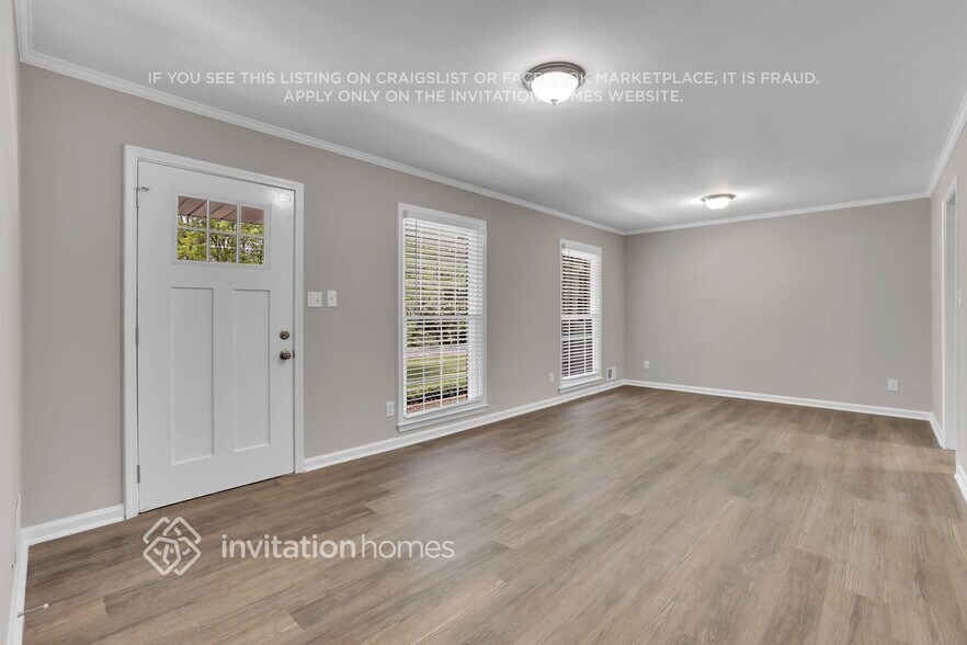 Building Photo - 3458 Charlemagne Dr