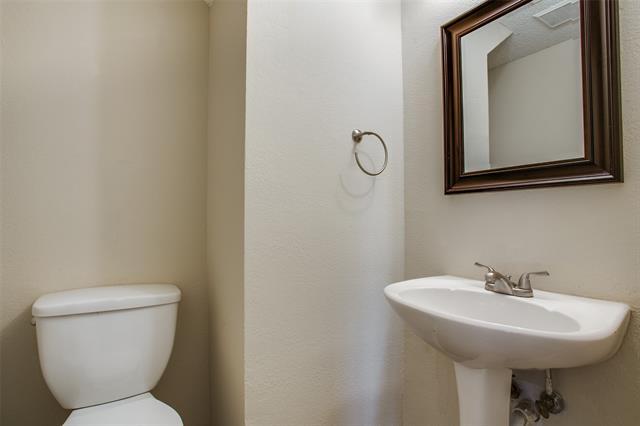 Building Photo - 1908 Walters Dr