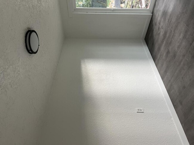 Building Photo - 17450 SE Mill St