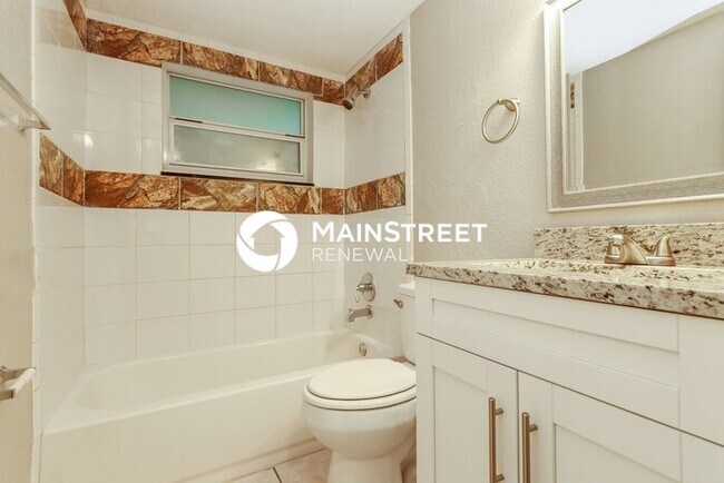 Building Photo - 3 Bedroom Pet-Friendly Home in Port Richey...