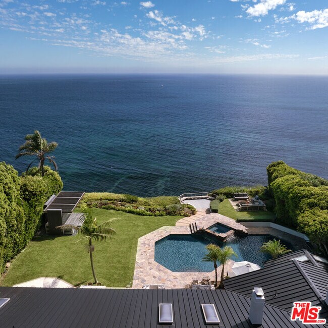 Building Photo - 29020 Cliffside Dr