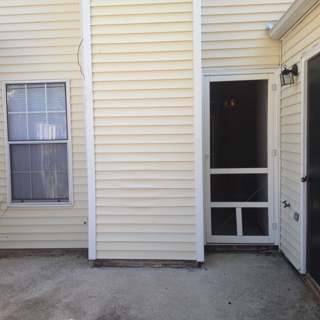 Building Photo - 803 Reserve Way