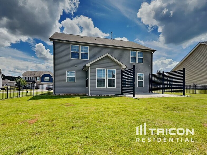 Building Photo - 140 Ashberry Ln